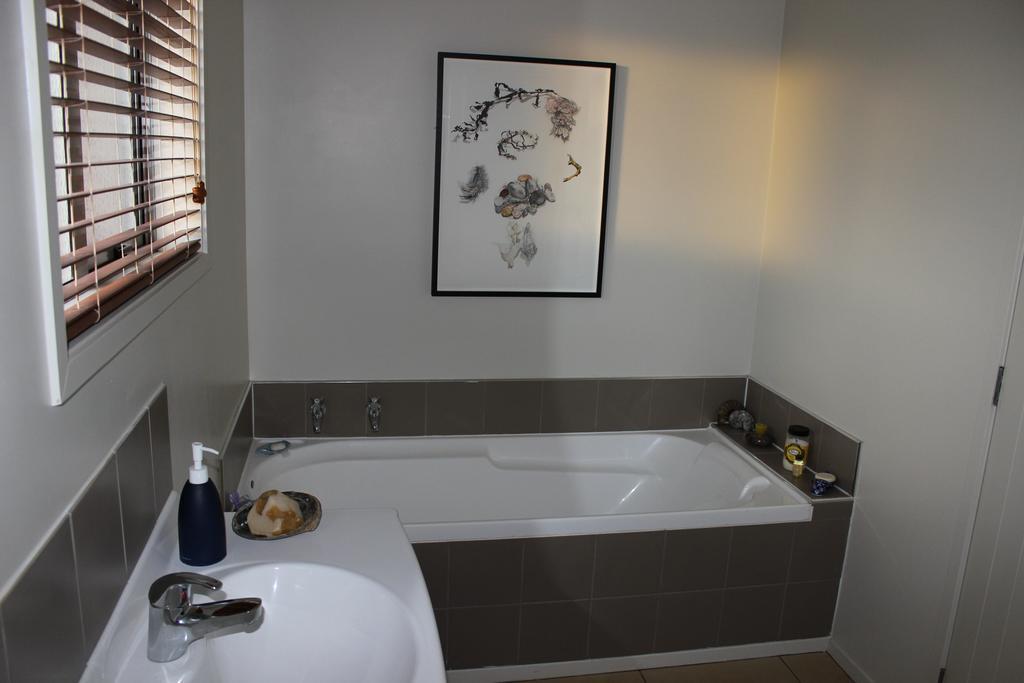 Birds Eye View Bed And Breakfast Waihi Room photo